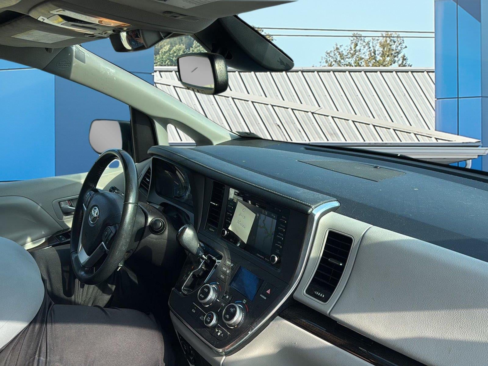 2019 Toyota Sienna XLE Auto Access Seat
