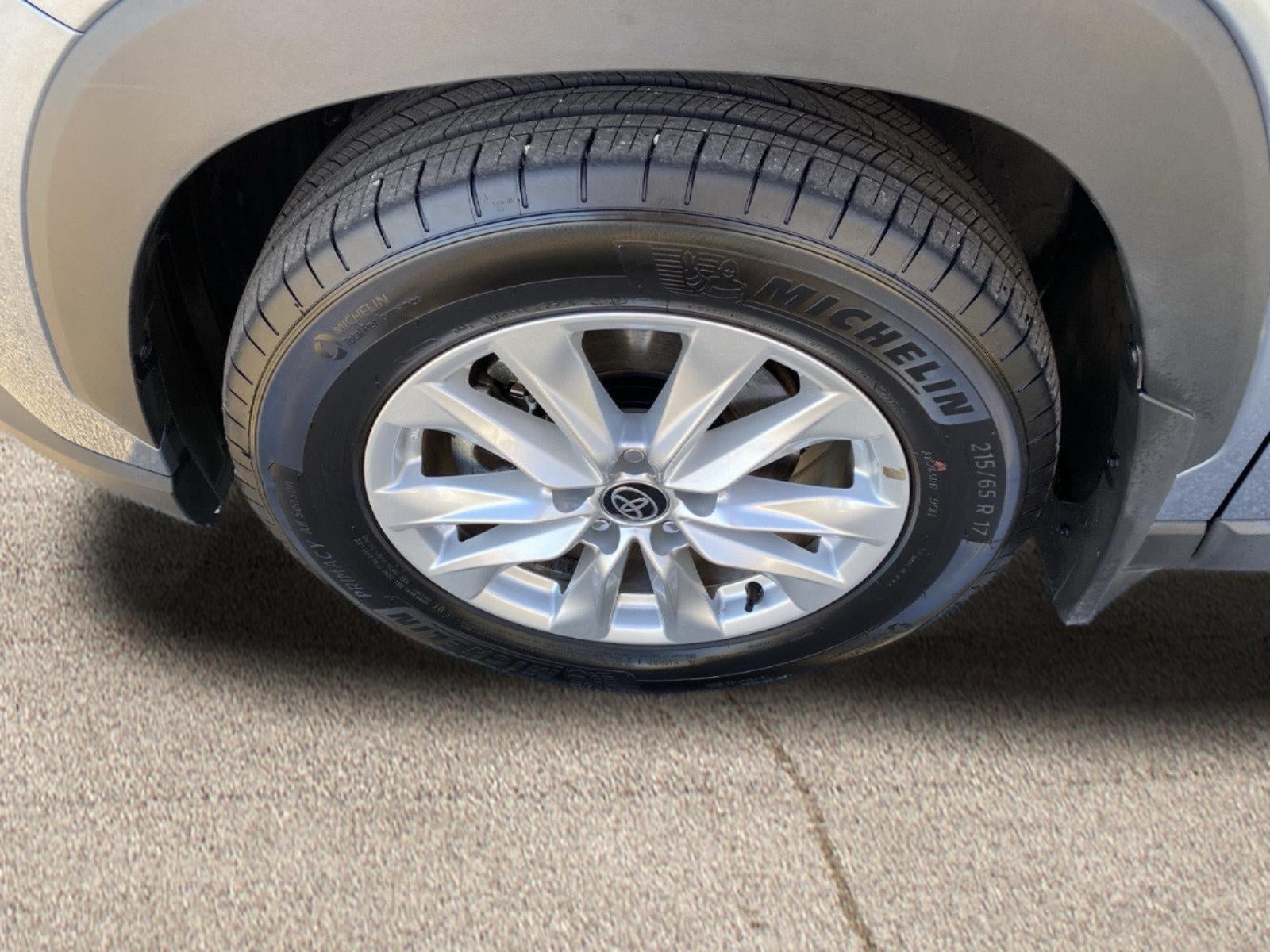 2025 Toyota Corolla Cross LE