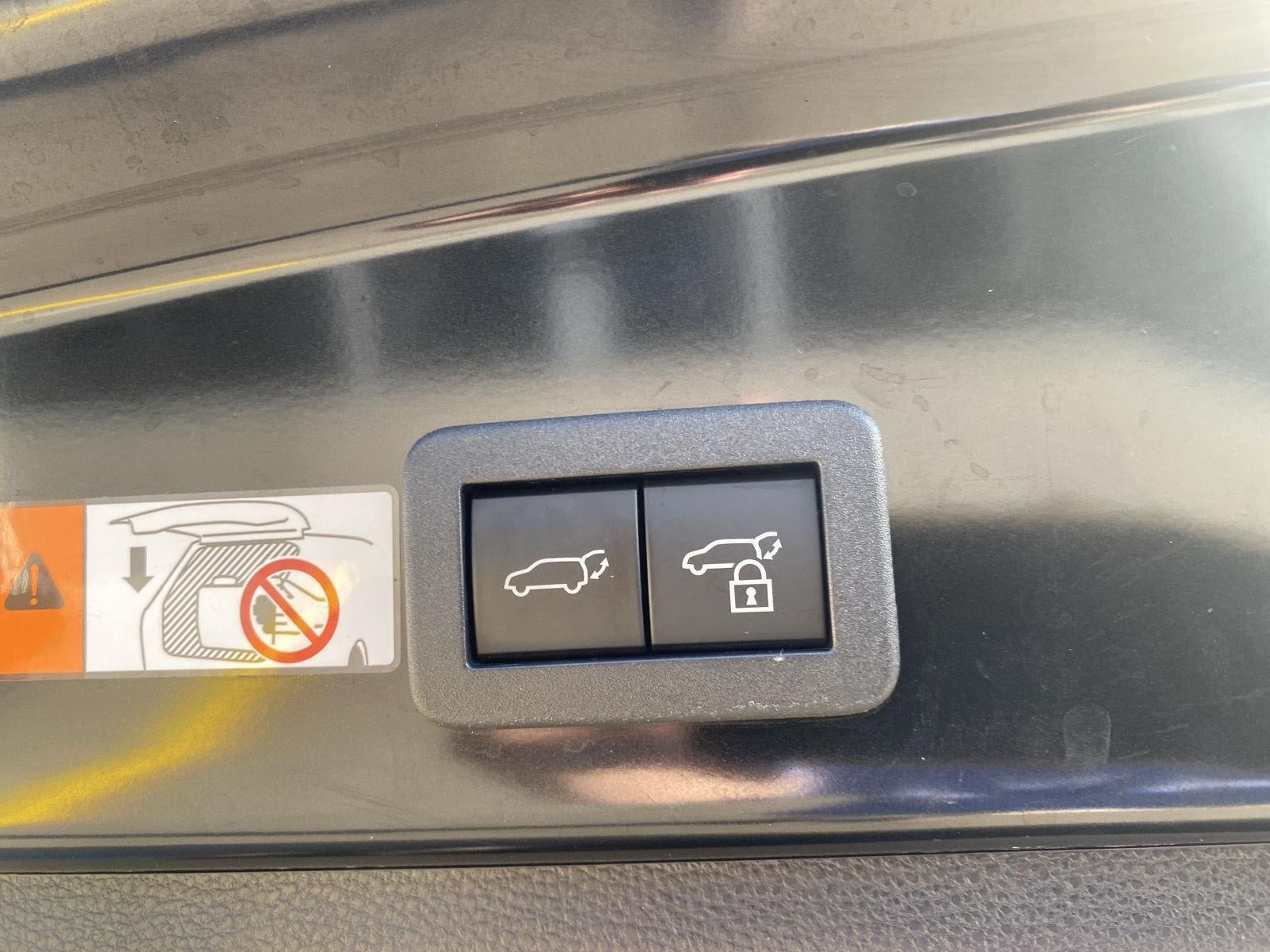 2025 Toyota Corolla Cross Hybrid XSE