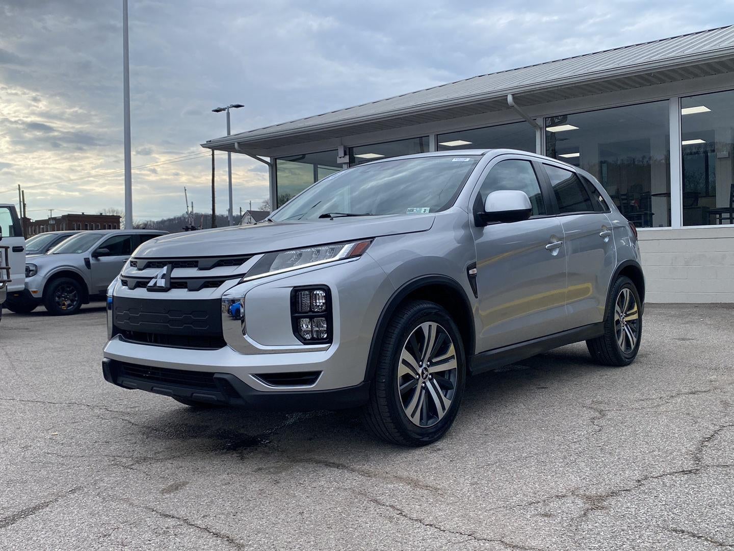 2024 Mitsubishi Outlander Sport ES