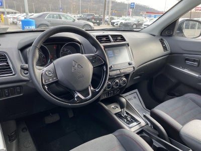 2025 Mitsubishi Outlander Sport SE