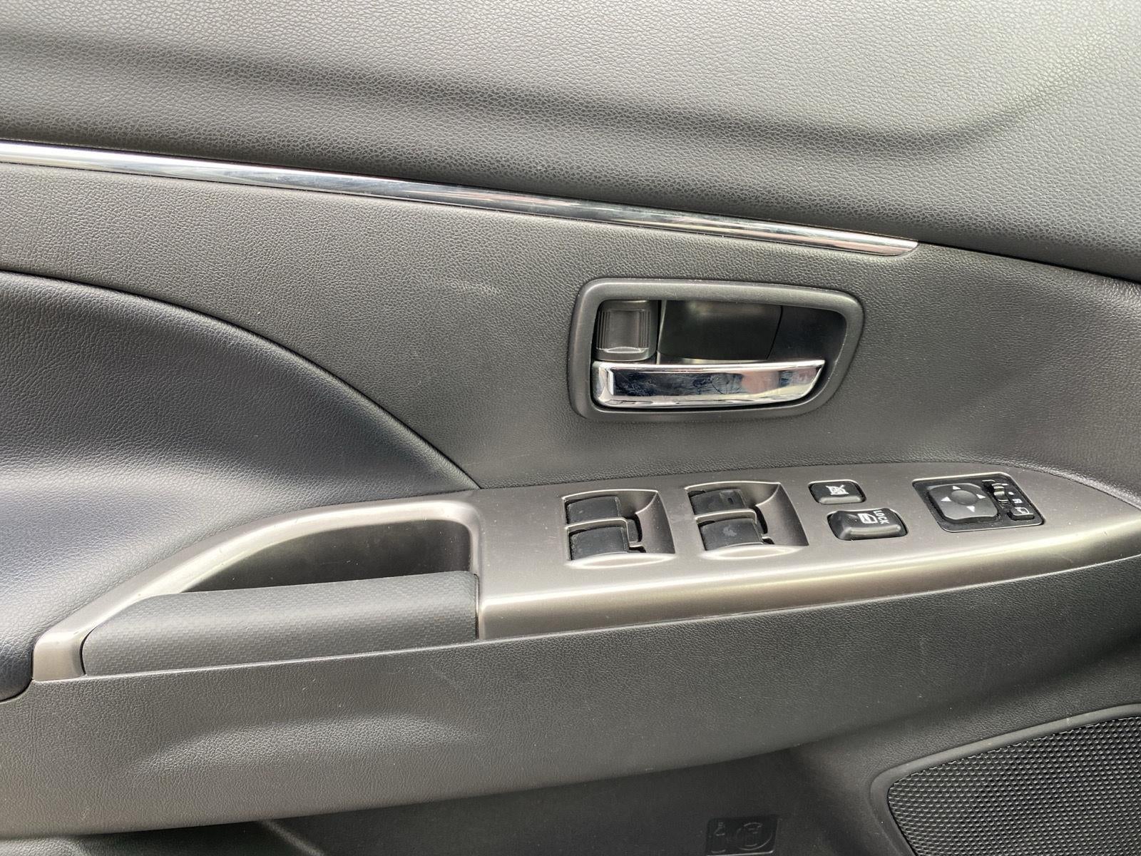 2025 Mitsubishi Outlander Sport SE