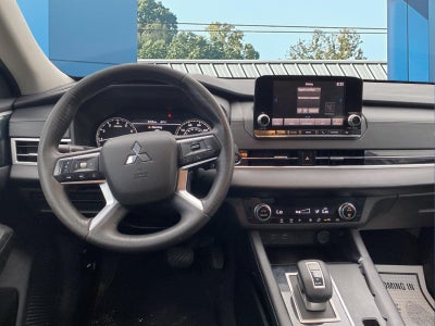 2022 Mitsubishi Outlander ES