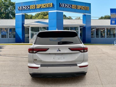 2022 Mitsubishi Outlander ES