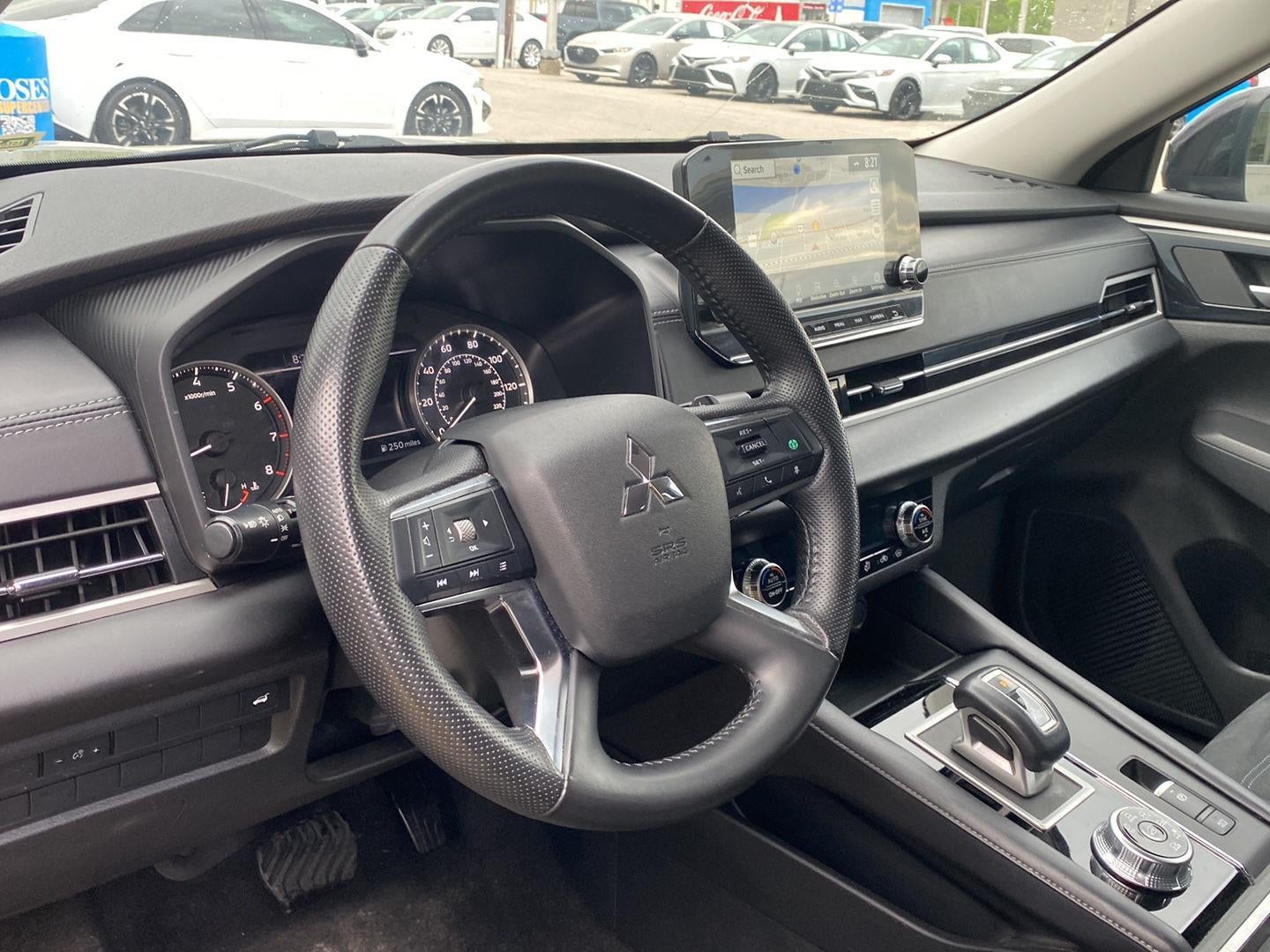 2024 Mitsubishi Outlander SE