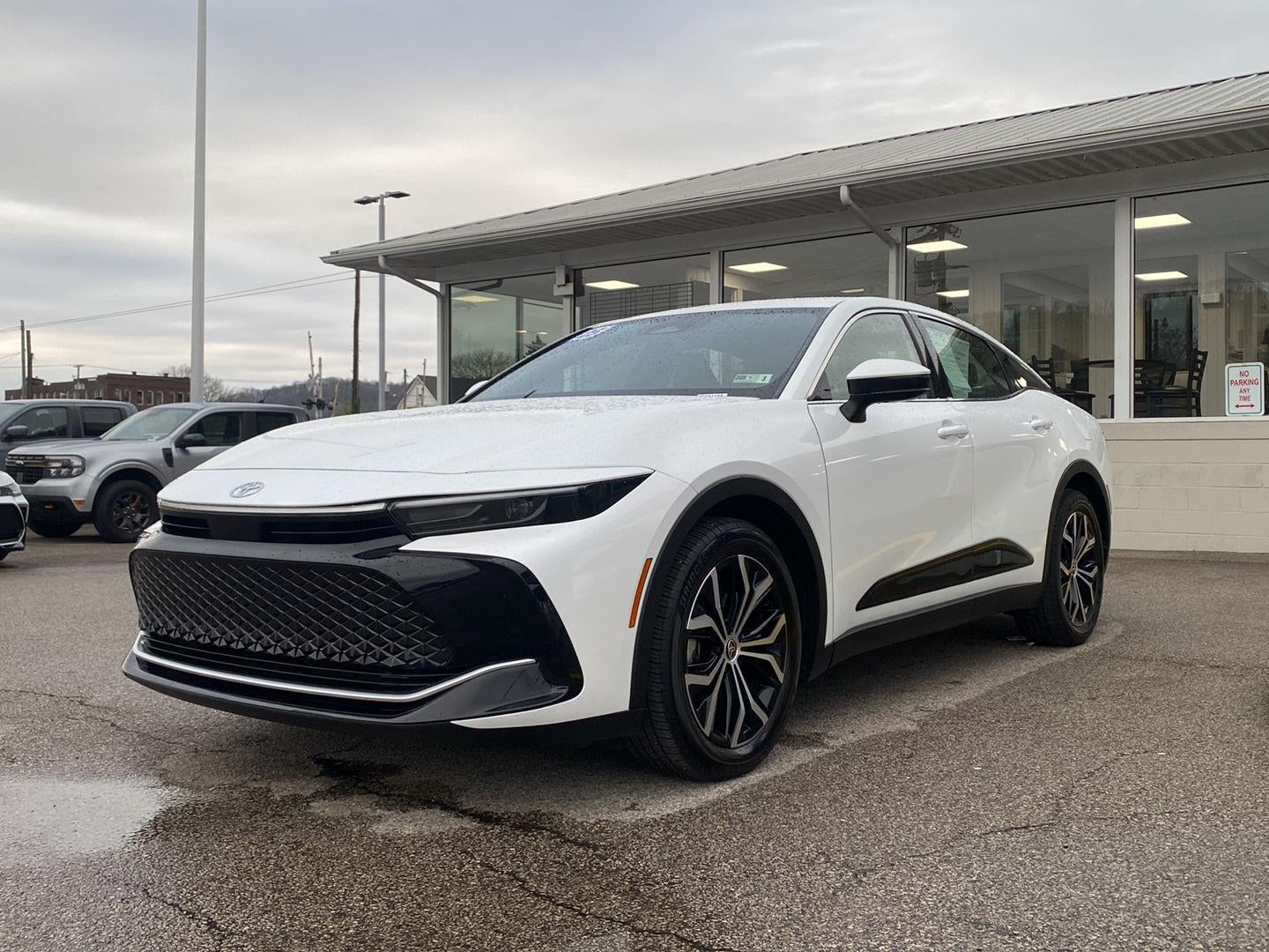 2025 Toyota Crown XLE