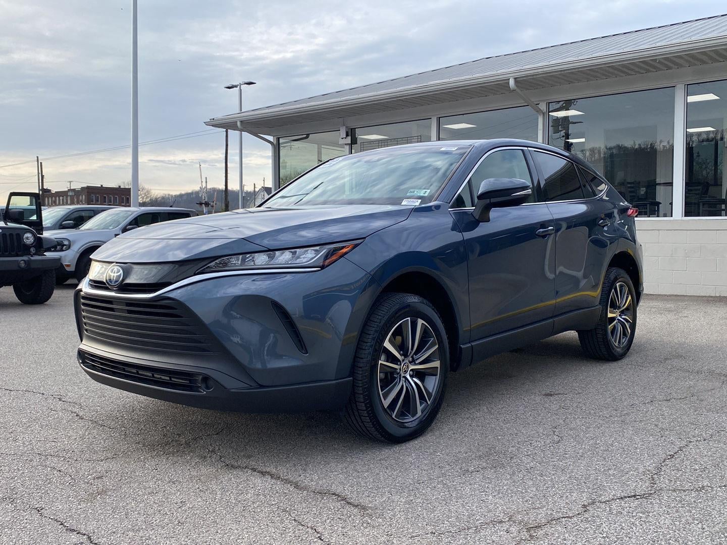 2022 Toyota Venza LE