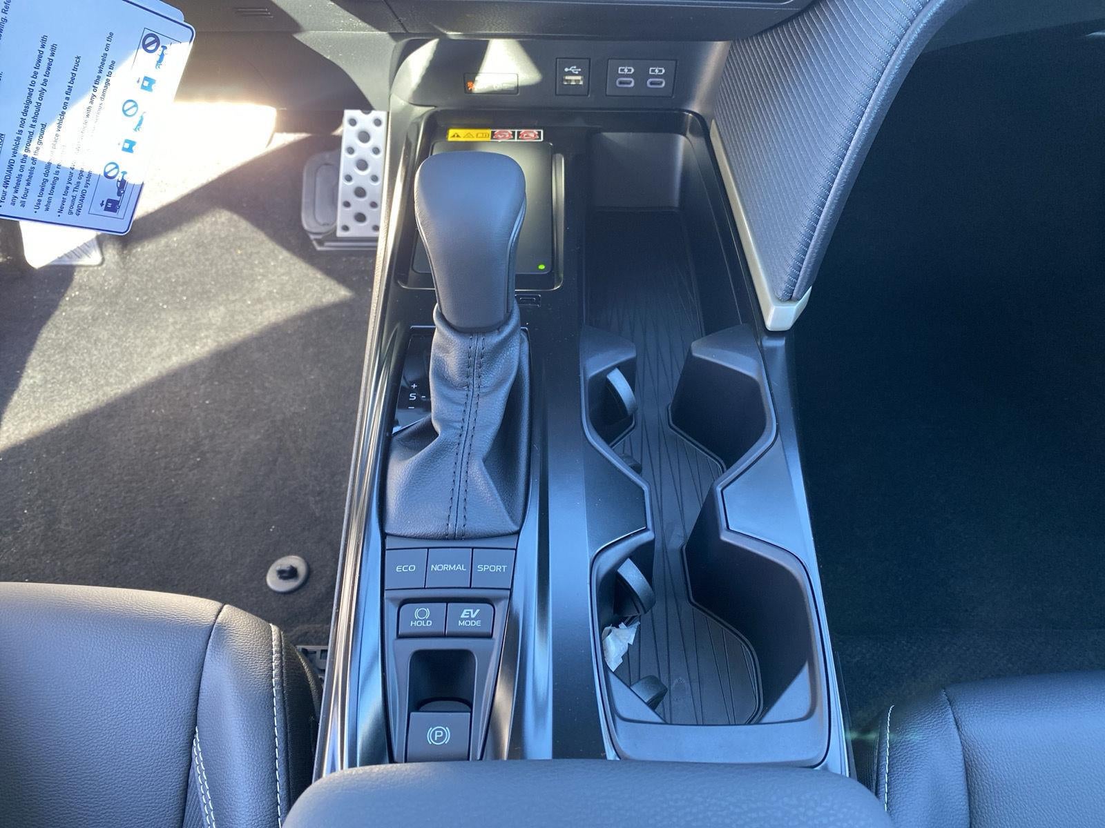 2027 Toyota CAMRY SE AWD