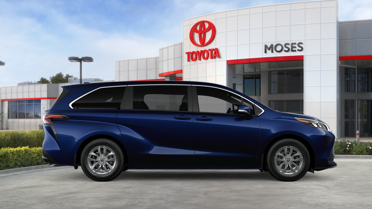 2026 Toyota Sienna LE 8-Passenger