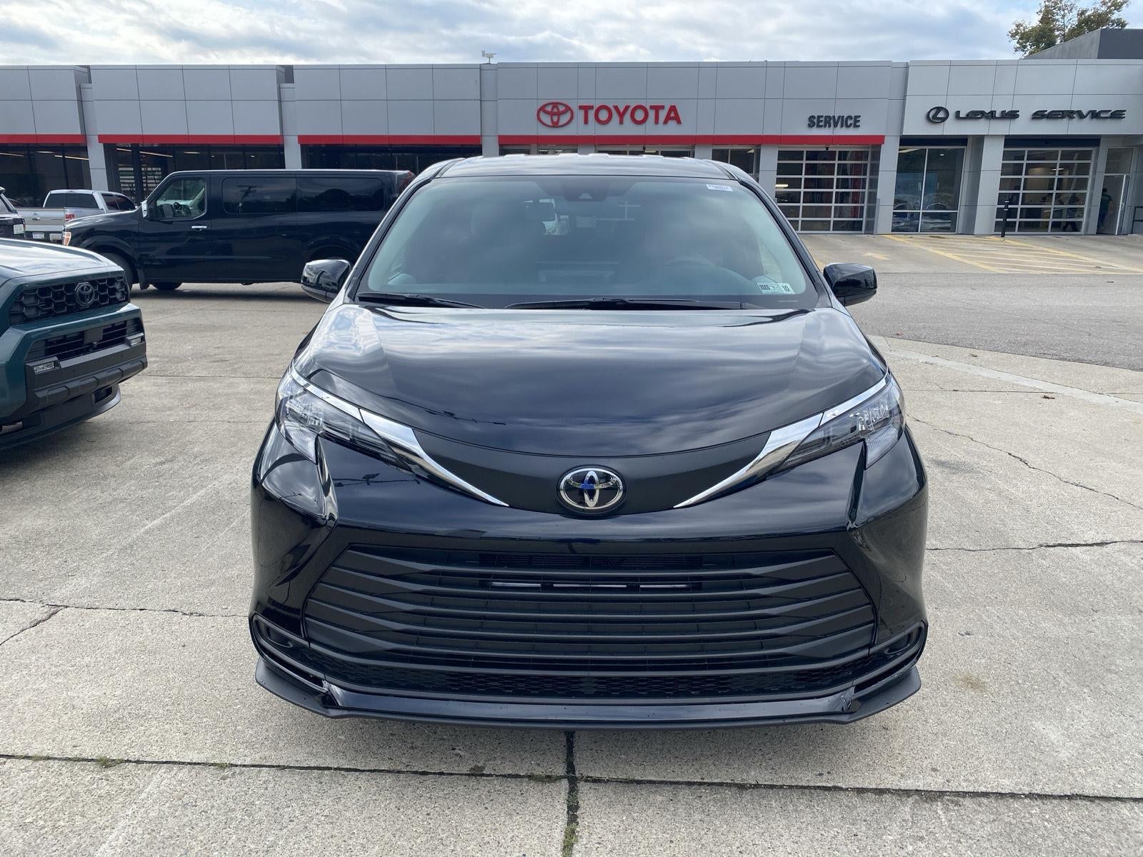 2026 Toyota Sienna LE 8-Passenger