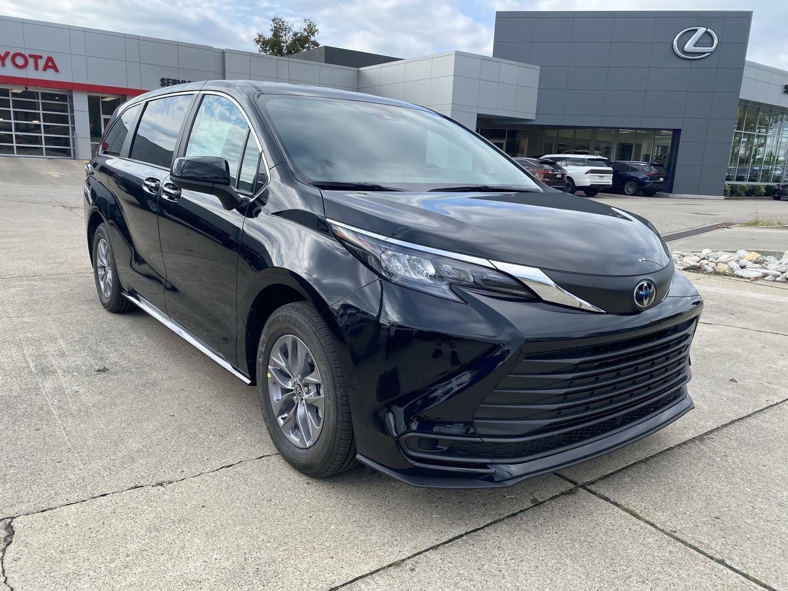 2026 Toyota Sienna LE 8-Passenger