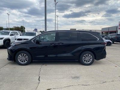 2026 Toyota Sienna LE 8-Passenger