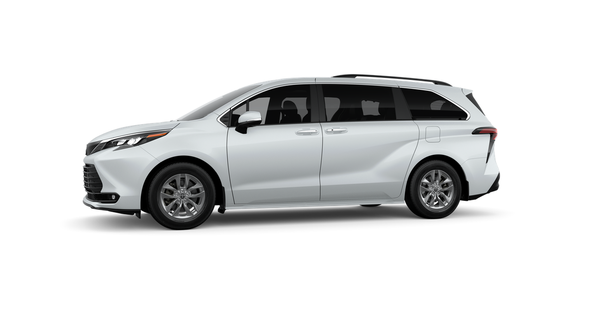 2026 Toyota Sienna XLE FWD 8-PASSENGER