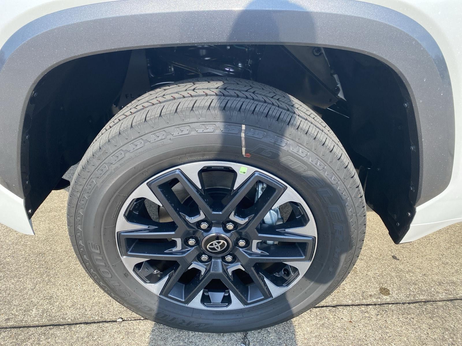 2026 Toyota Tundra 4Wd LIMITED CREWMAX 5.5' BED