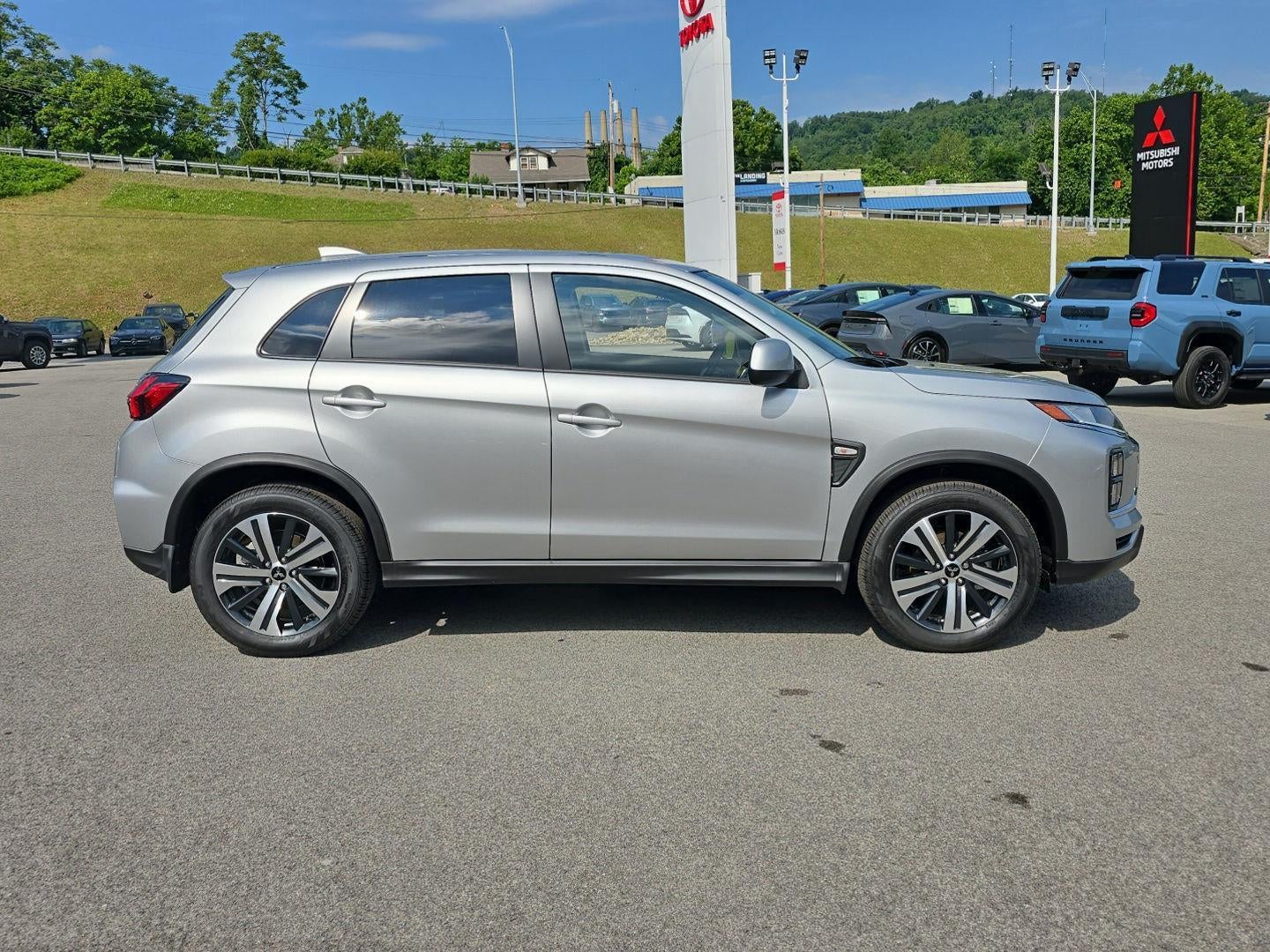 2026 Mitsubishi Outlander Sport ES