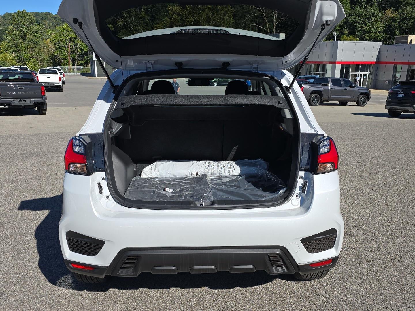 2027 Mitsubishi Outlander Sport ES