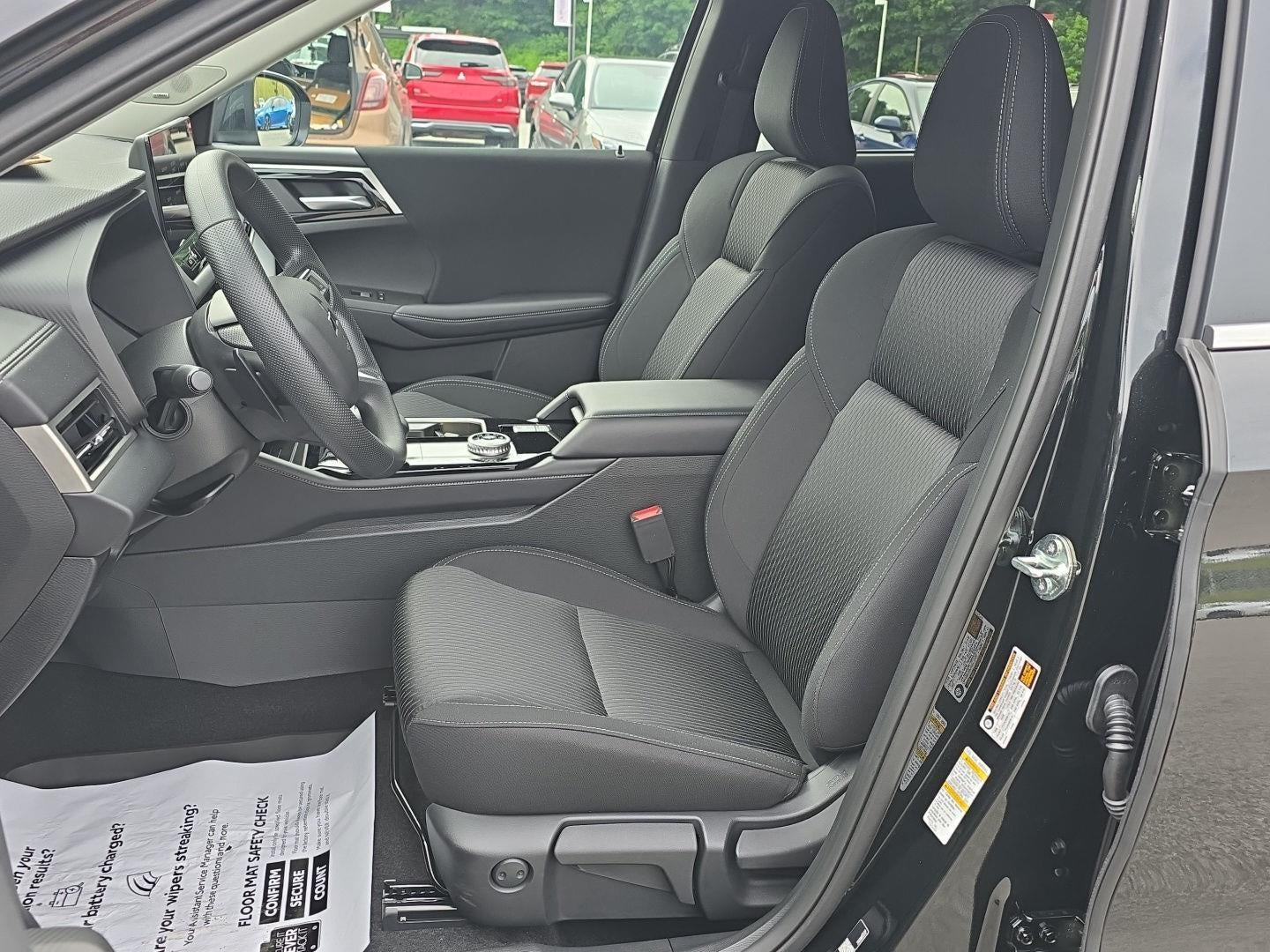 2026 Mitsubishi Outlander ES