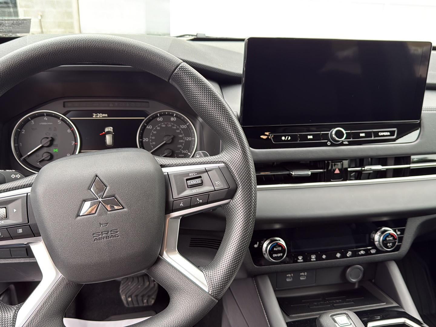 2026 Mitsubishi Outlander ES