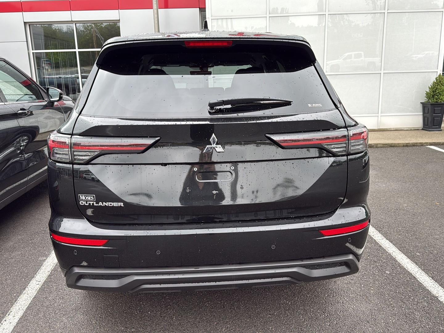 2026 Mitsubishi Outlander ES