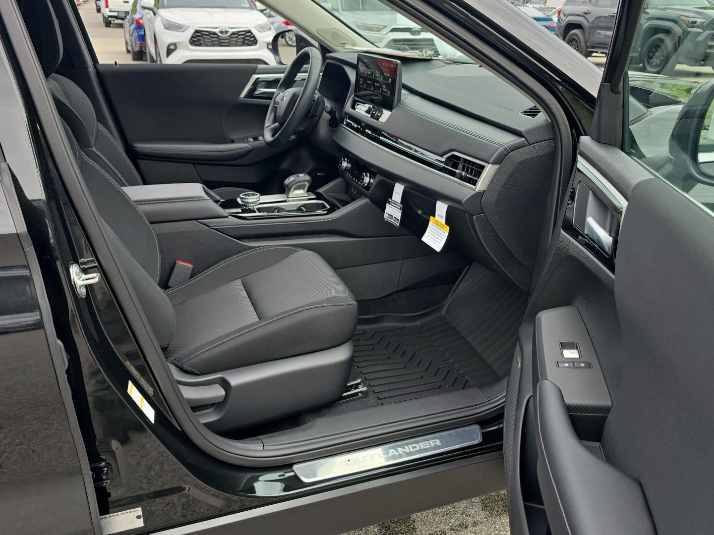2026 Mitsubishi Outlander ES