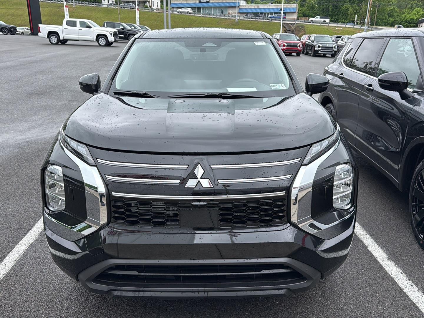 2026 Mitsubishi Outlander ES