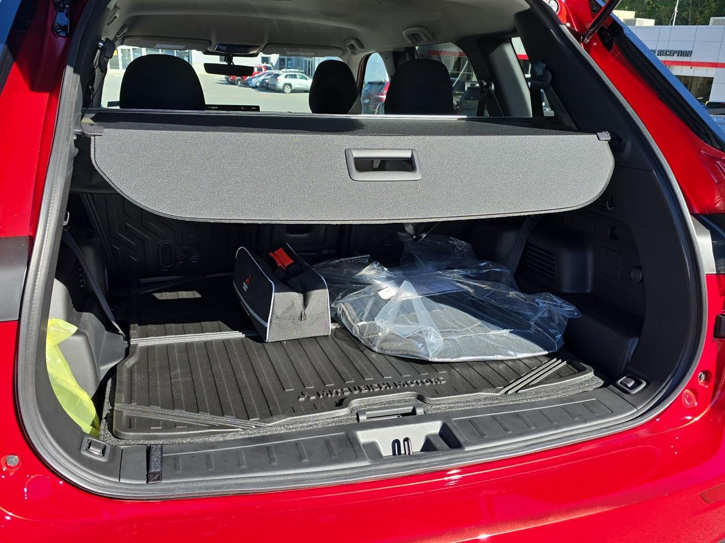 2026 Mitsubishi Outlander ES