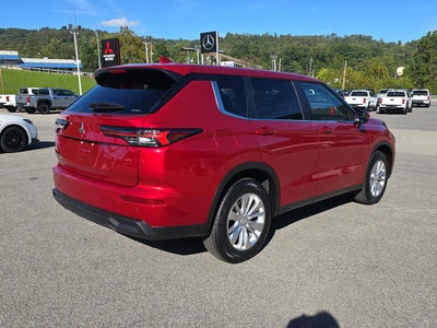 2026 Mitsubishi Outlander ES