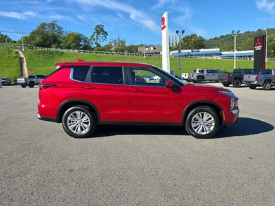 2026 Mitsubishi Outlander ES