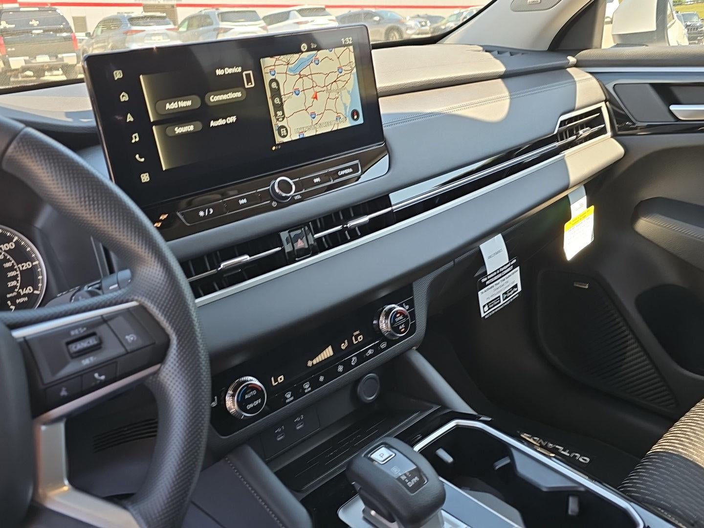 2026 Mitsubishi Outlander ES