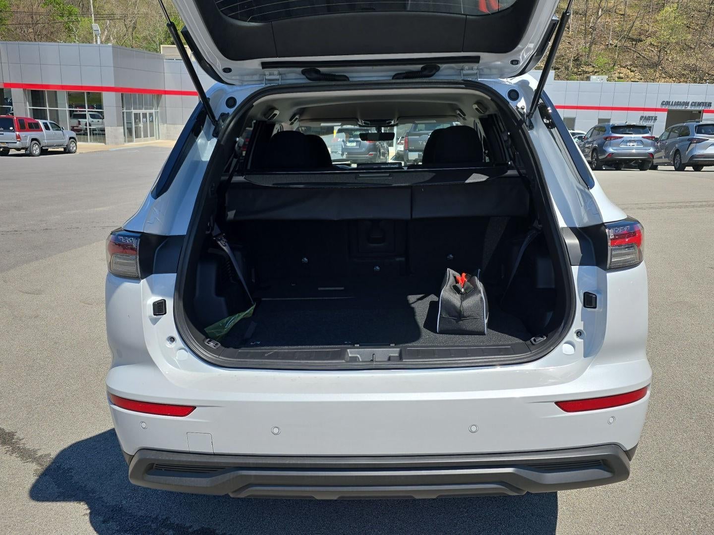 2026 Mitsubishi Outlander ES