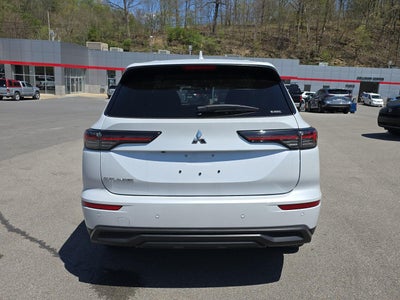 2026 Mitsubishi Outlander ES