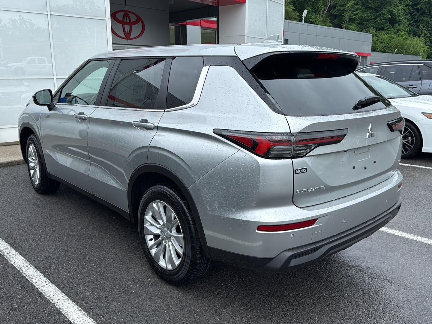2026 Mitsubishi Outlander ES