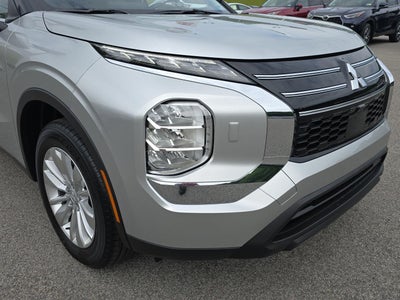2026 Mitsubishi Outlander ES