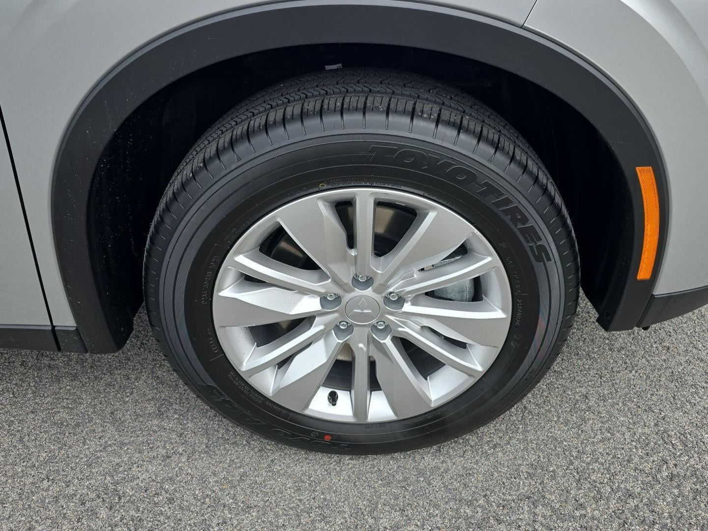 2026 Mitsubishi Outlander ES