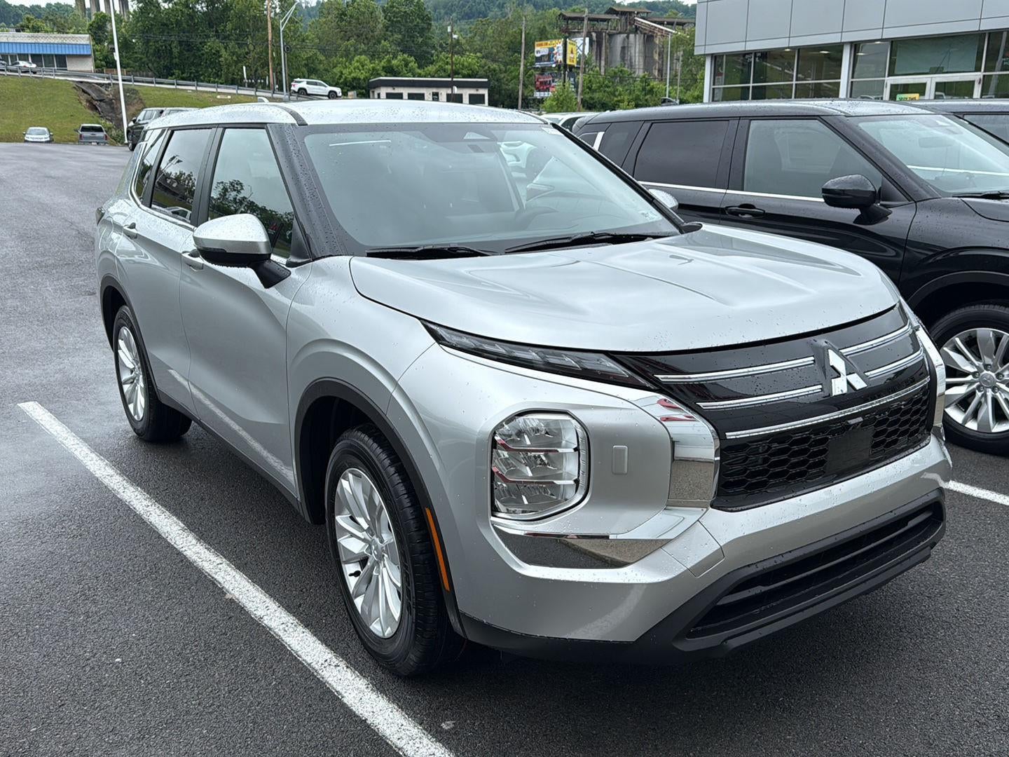 2026 Mitsubishi Outlander ES