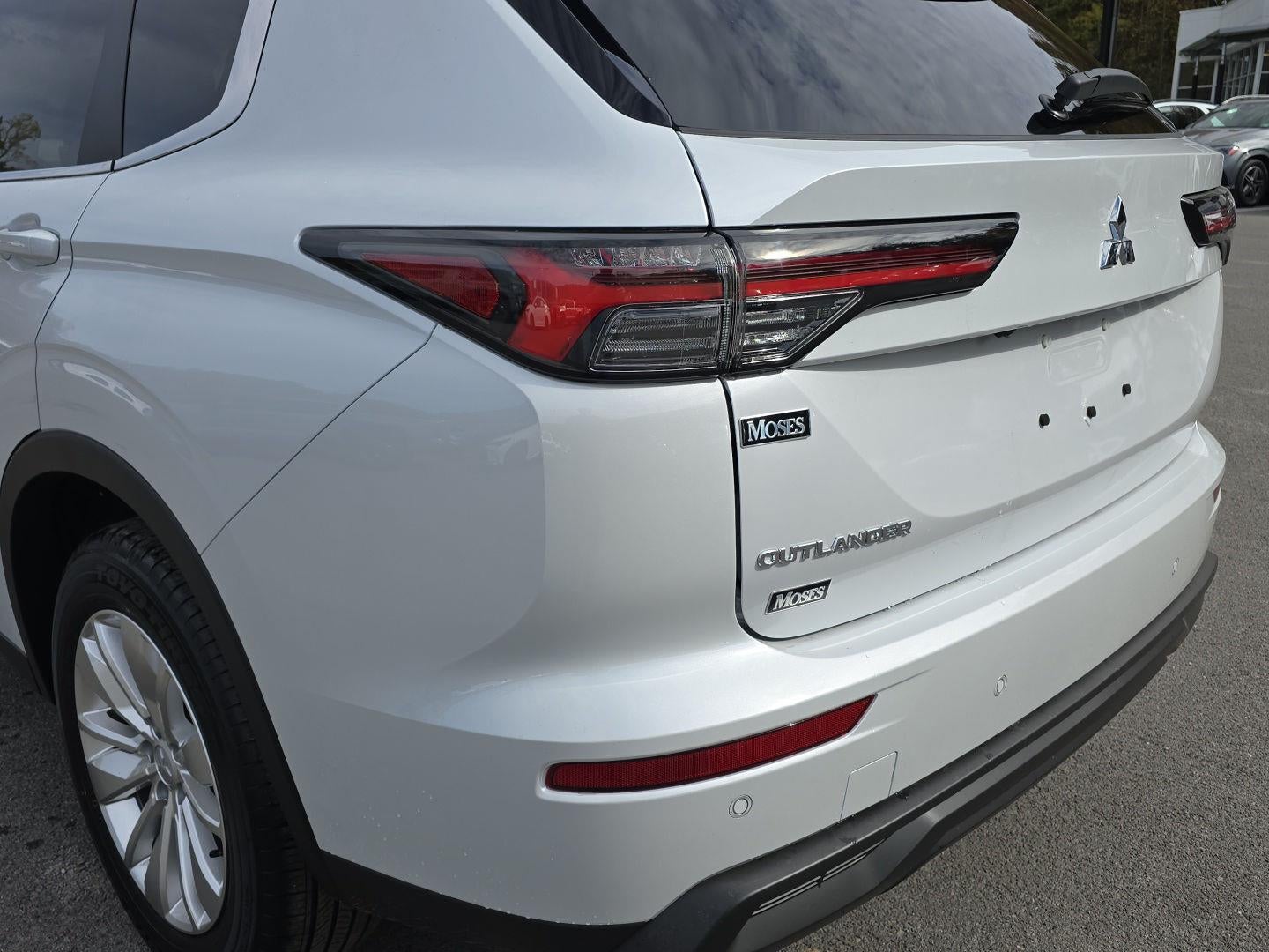 2027 Mitsubishi OUTLANDER ES S-AWC