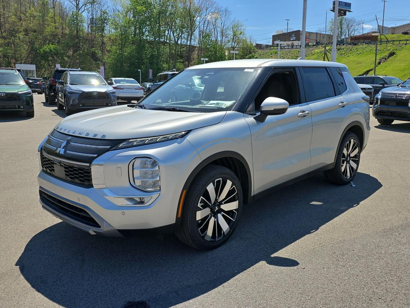 2026 Mitsubishi Outlander SE