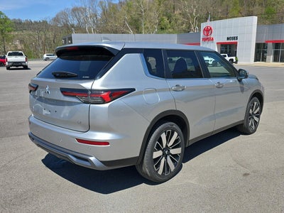 2026 Mitsubishi Outlander SE