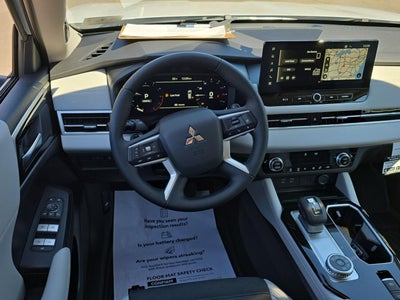 2026 Mitsubishi Outlander SE