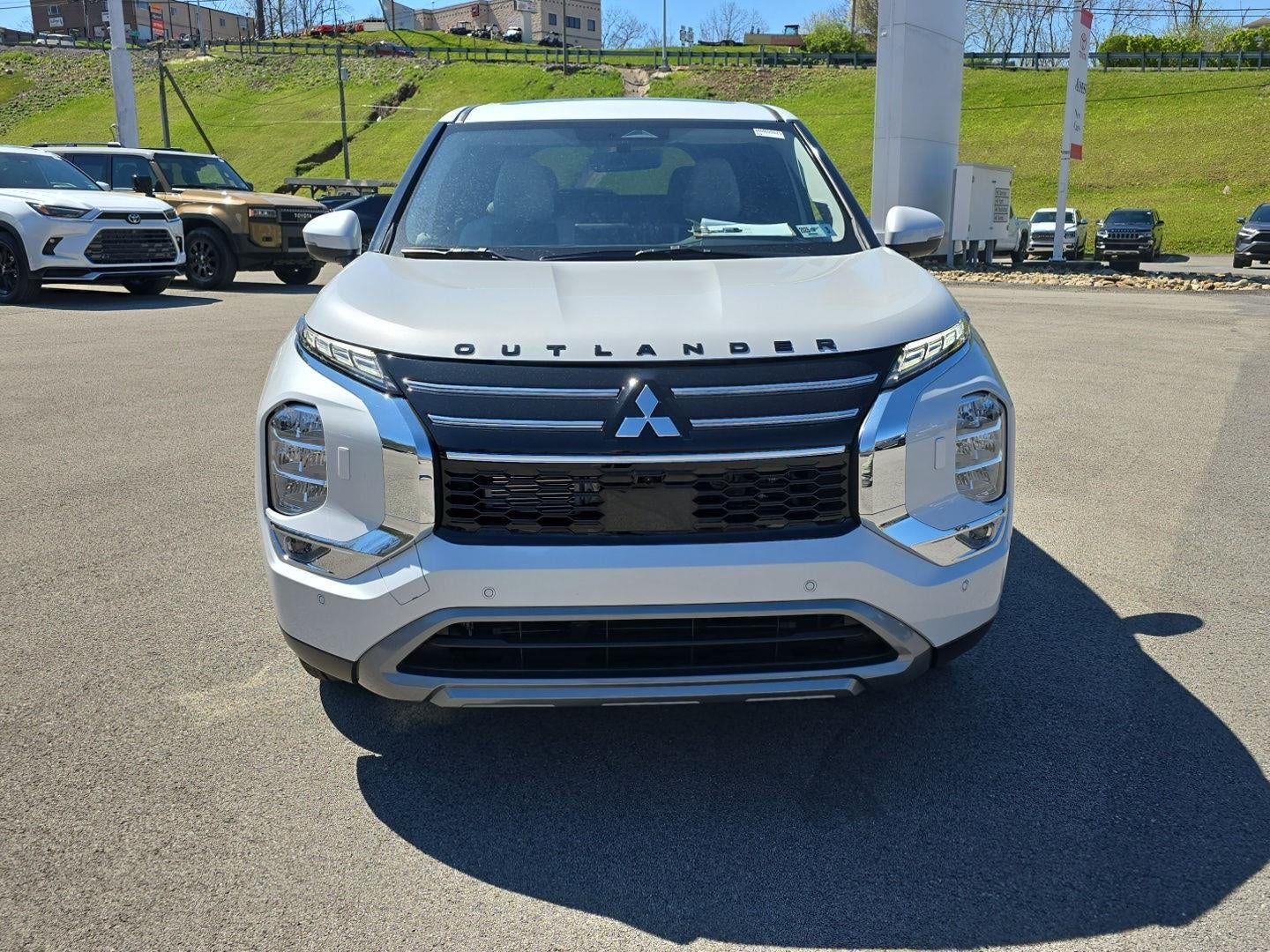 2026 Mitsubishi Outlander SE