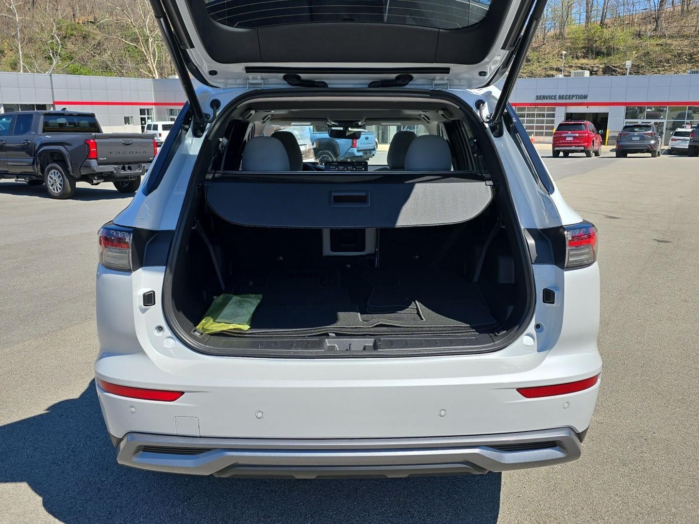 2026 Mitsubishi Outlander SE