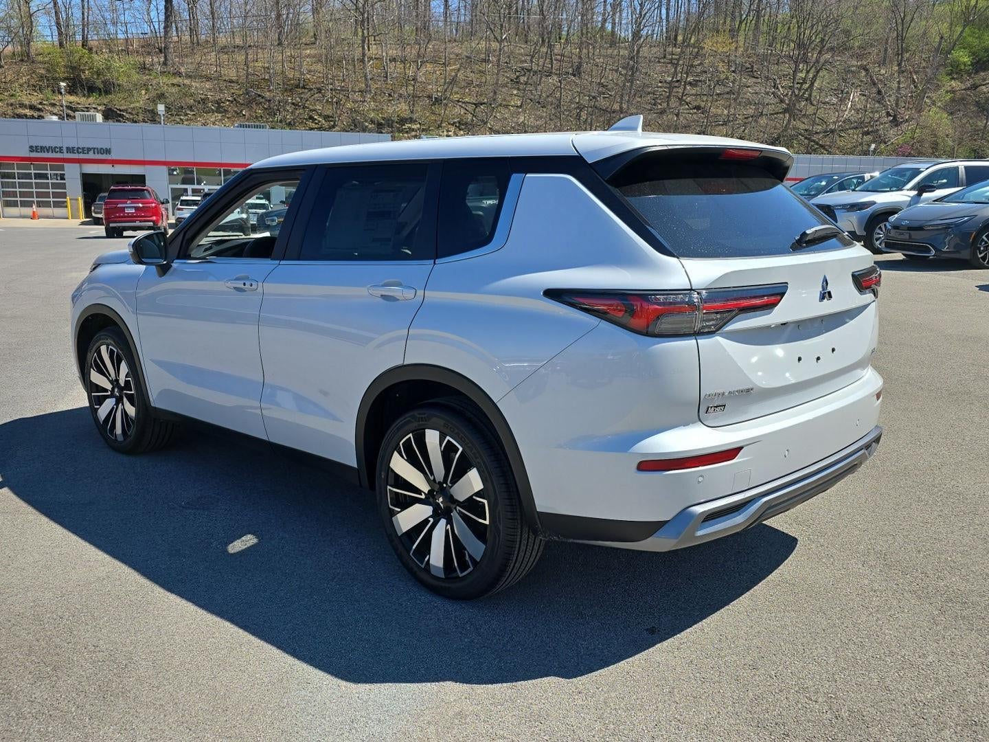 2026 Mitsubishi Outlander SE