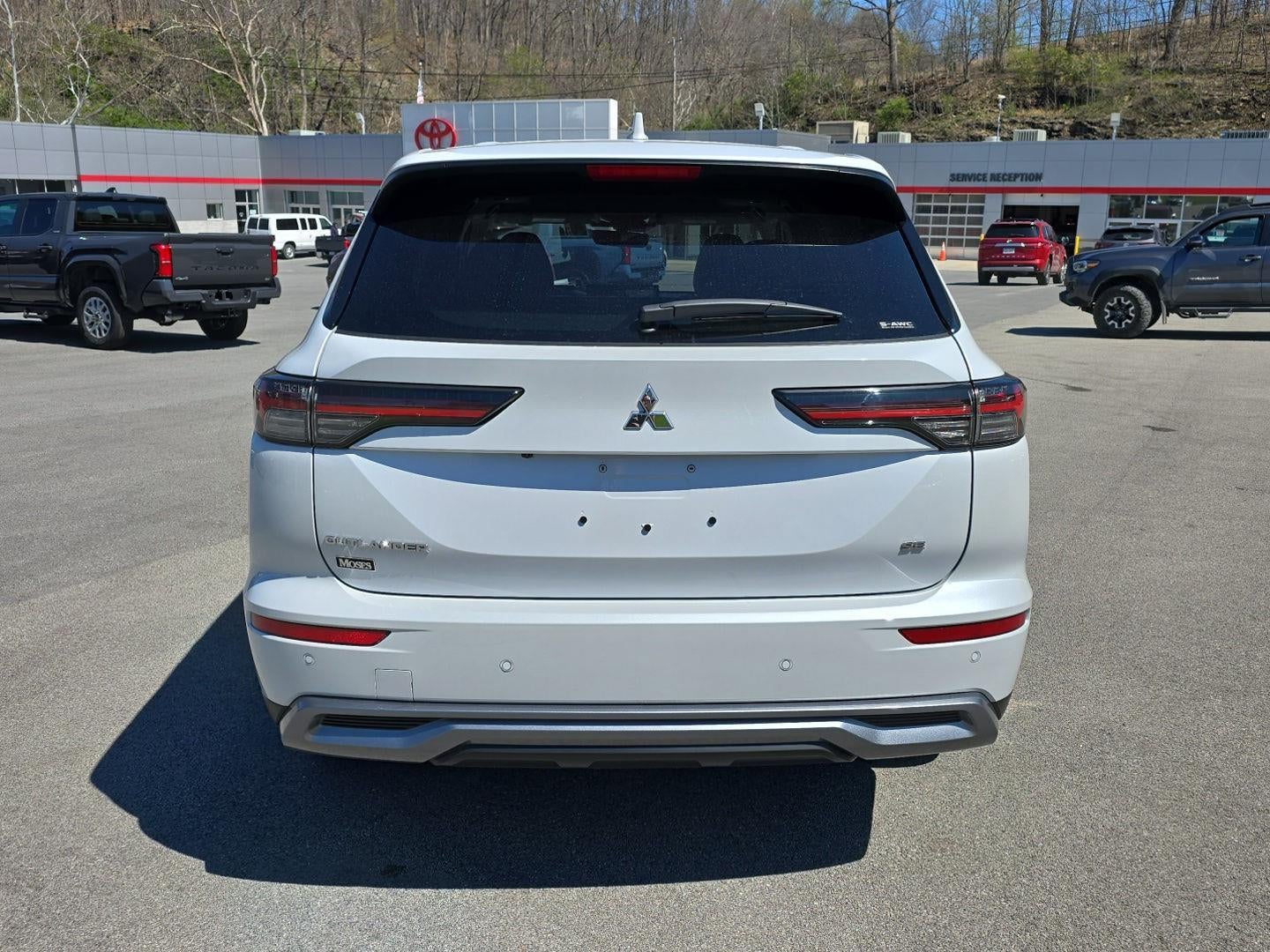 2026 Mitsubishi Outlander SE