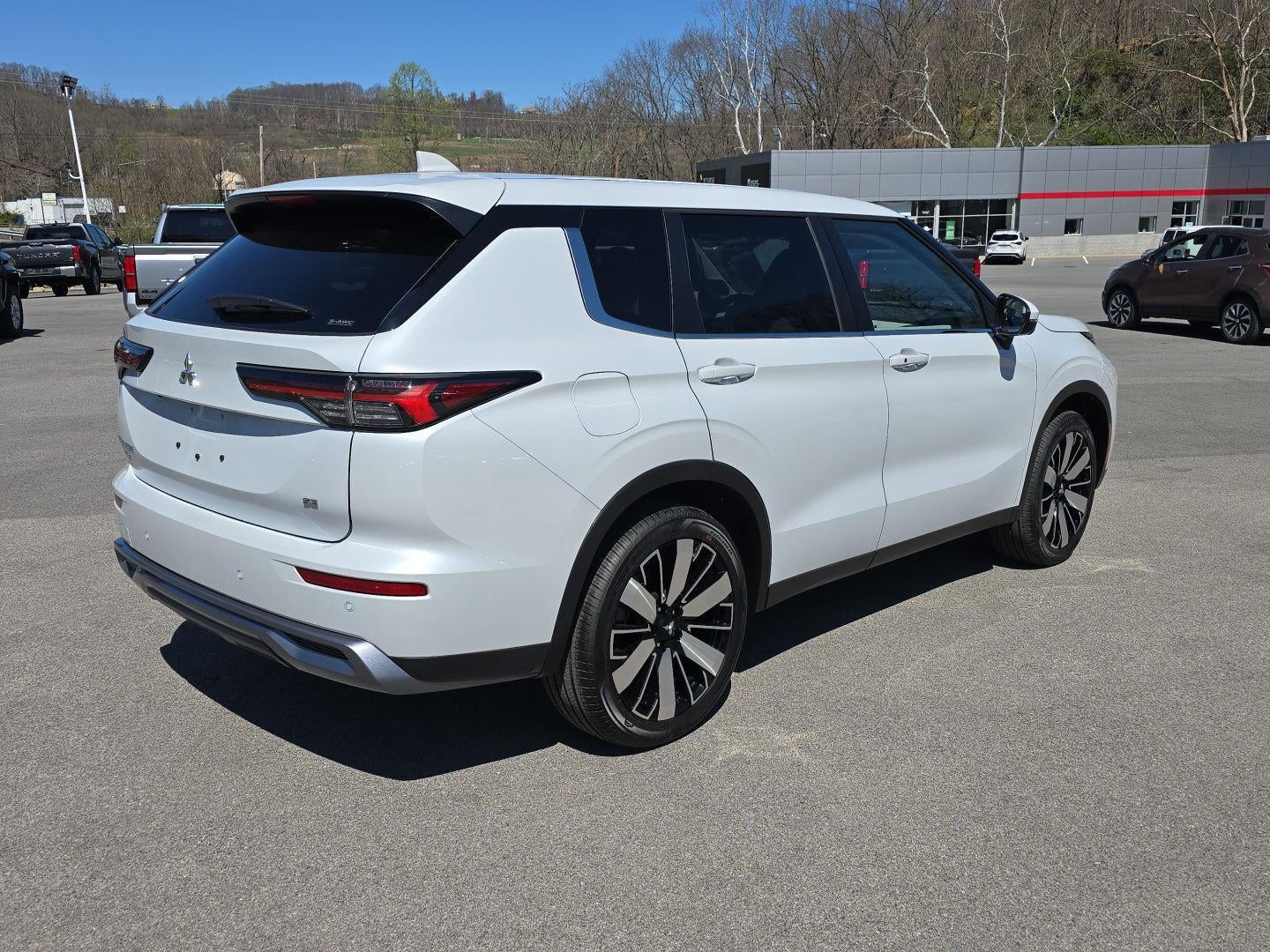 2026 Mitsubishi Outlander SE