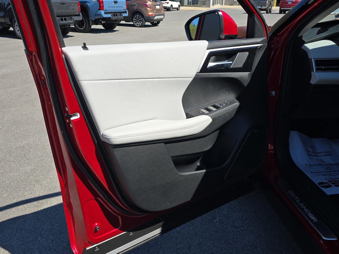 2026 Mitsubishi Outlander SE