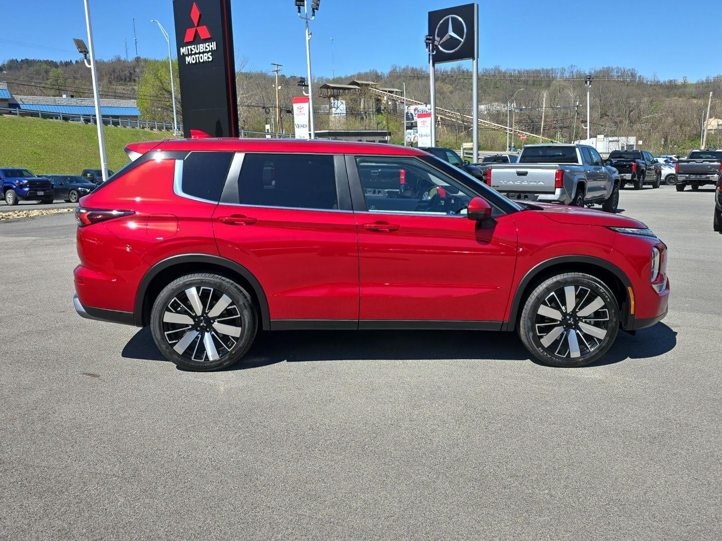 2026 Mitsubishi Outlander SE