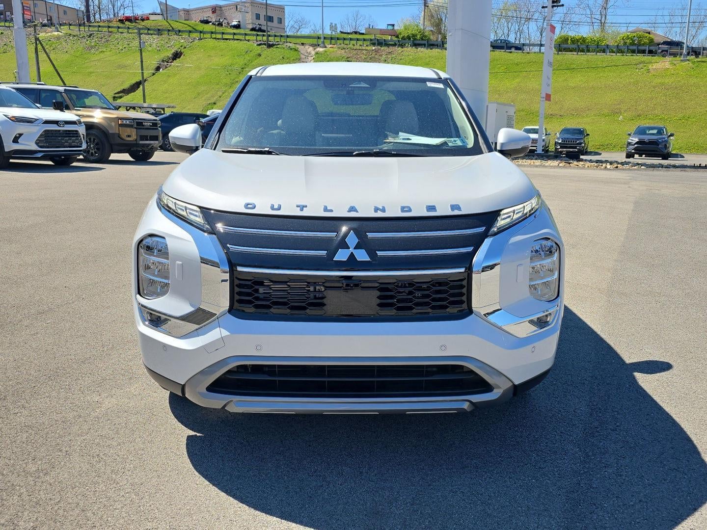 2026 Mitsubishi Outlander SE