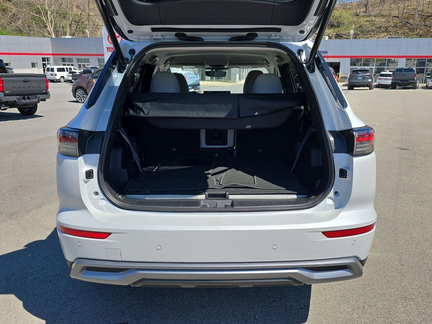 2026 Mitsubishi Outlander SE