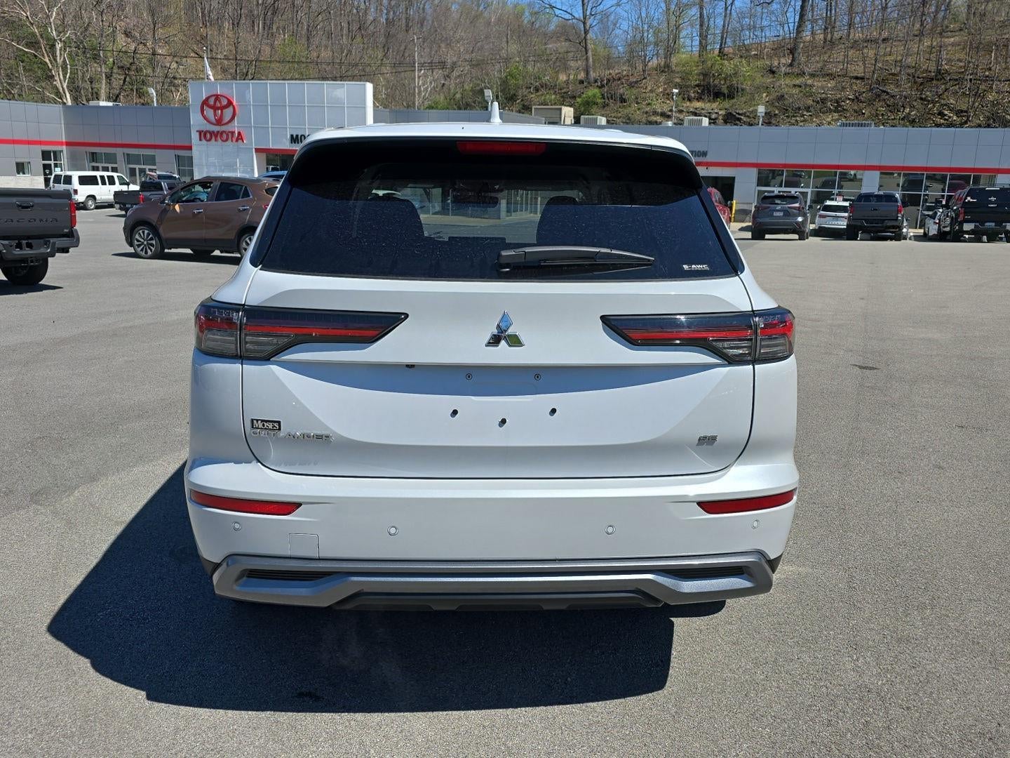 2026 Mitsubishi Outlander SE
