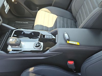 2026 Mitsubishi OUTLANDER LE S-AWC